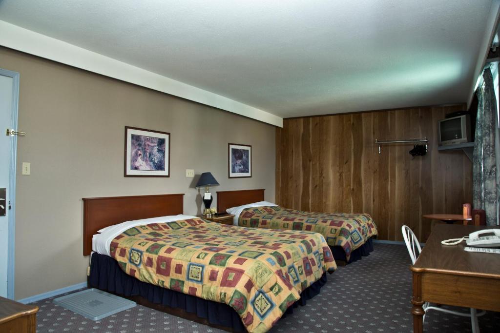 Valemount Hotel Room photo